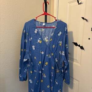 OLD NAVY Blue/Yellow Floral Daisies Print Wrap Blouse Cotton Blend